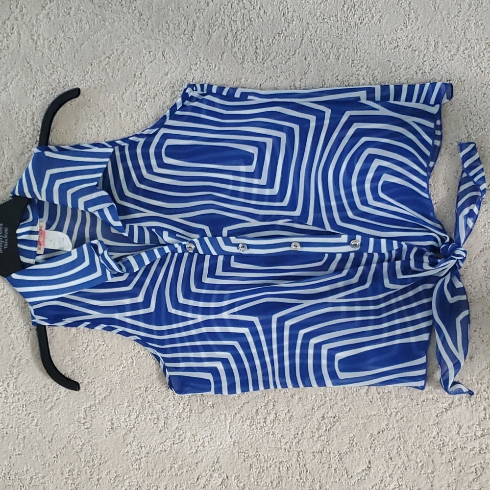 Body Central size small tank top with bottom tie